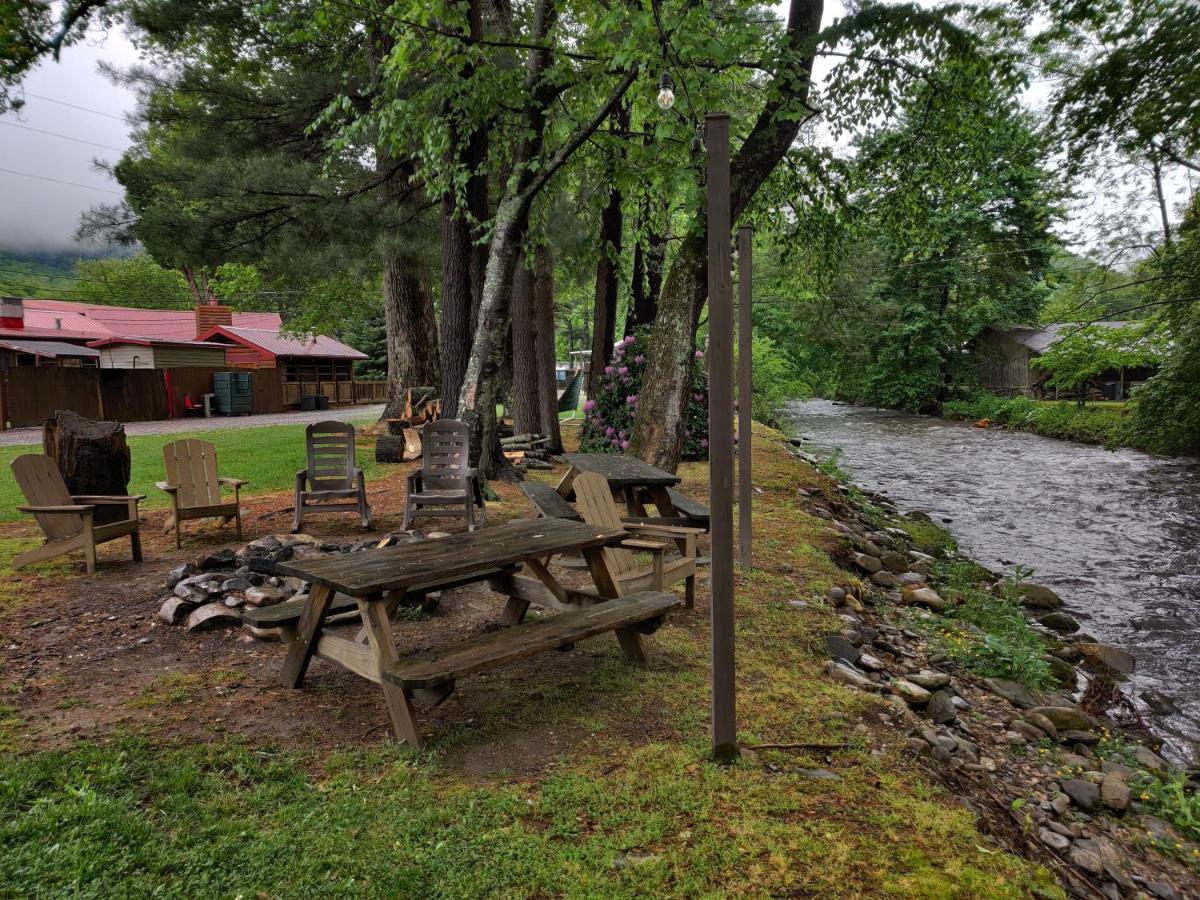 Smoky Falls Lodge Maggie Valley Exterior foto