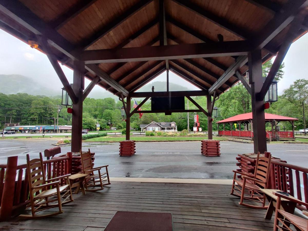 Smoky Falls Lodge Maggie Valley Exterior foto